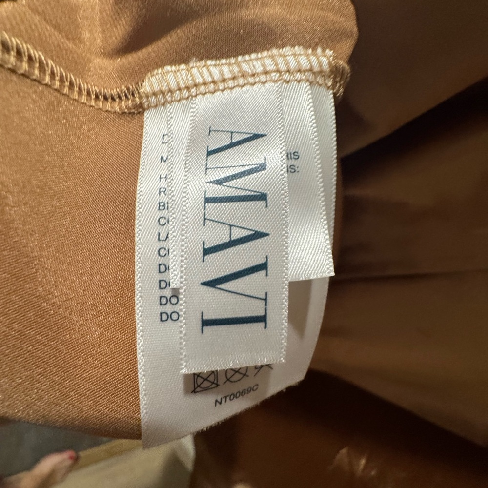 Chic Satin Midi Dress in Gold - Picture 10 of 11